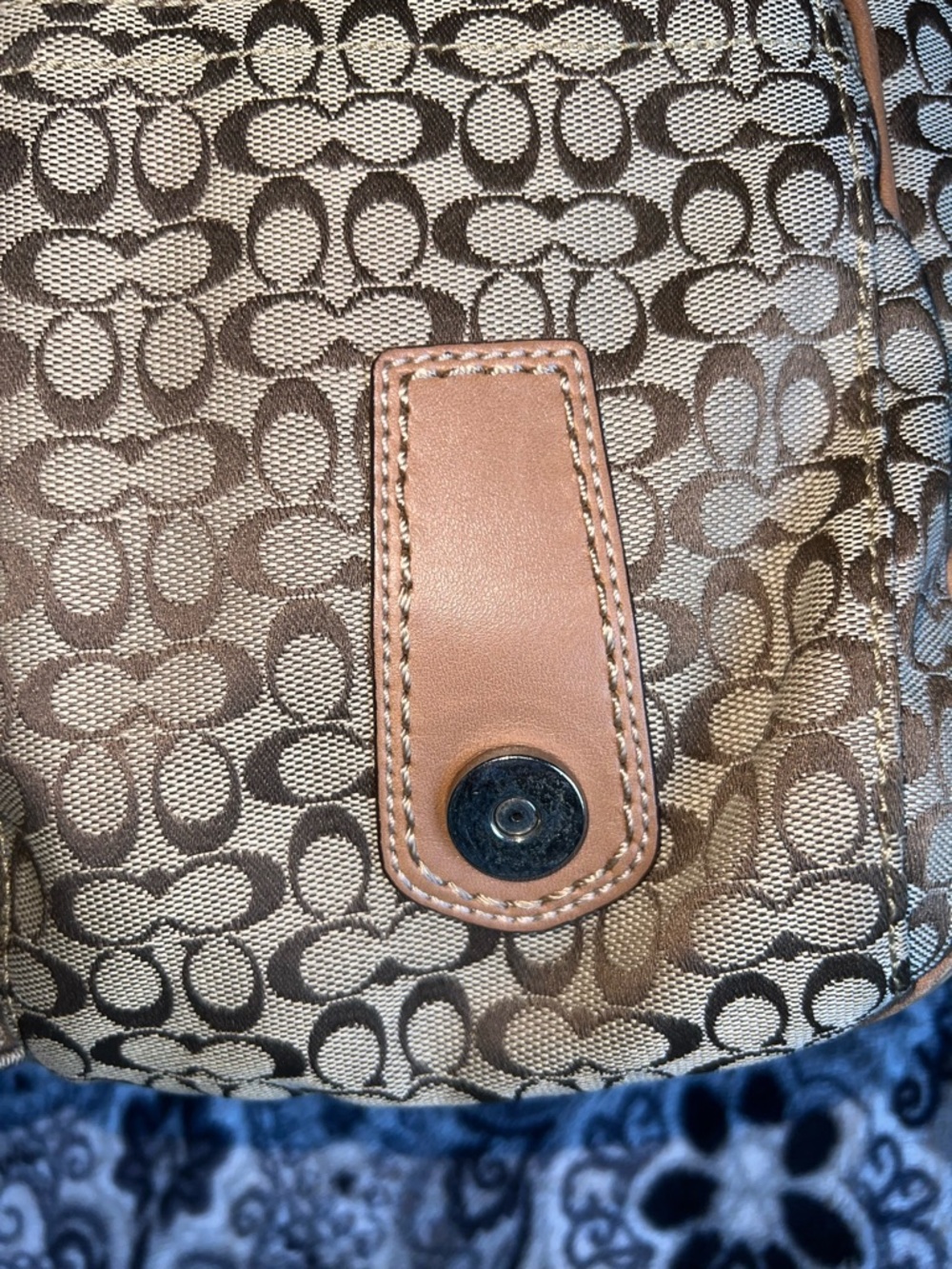 Coach Brown Signature Canvas Messenger Bag with Tan Trim - Picture 6 of 8